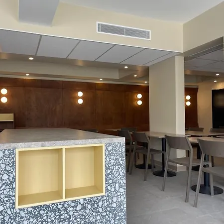 Hotel Des Victoires - Restaurant Hotel 3*