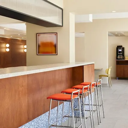 מלון Hotel Des Victoires - Restaurant קאן